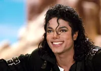 Cinebiografia de Michael Jackson passa por mudança drástica; entenda imagem