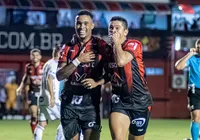 Gol de bicicleta de Alerrandro é eleito o mais bonito do Brasileirão