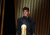 Golden Boy: Lamine Yamal é eleito melhor jogador sub-21 do mundo imagem