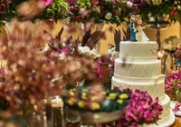 Homem invade casamento e faz convidados de reféns