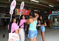 Hospital da Mulher realiza a campanha ‘Blitz do Outubro Rosa’ na Estação da Lapa