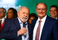 Internado, Lula toma decisão sobre presidência