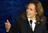 Kamala ataca Trump em meio à polêmica por supostos elogios do magnata a Hitler