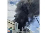 Loja de embalagens é atingida por incêndio no interior da Bahia