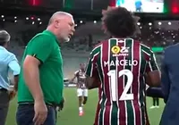 Mano Menezes se irrita e desiste de colocar Marcelo em campo; assista