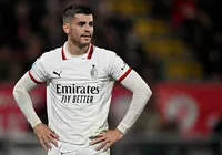 Morata sofre pancada na cabeça em treino do Milan e é hospitalizado