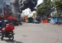 Ônibus é incendiado no bairro do IAPI, em Salvador; veja vídeo