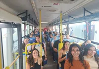 Ônibus gratuitos levam estudantes do interior da Bahia para o Enem 2024