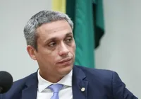 Deputado bolsonarista brinca com morte do papa e é detonado nas redes imagem
