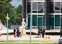 PF inicia investigação em celular de autor de atentado no STF