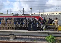 PMs do BOPE visitam metrô em Salvador para curso de combate