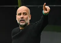 Pep Guardiola renova com o Manchester City até 2027