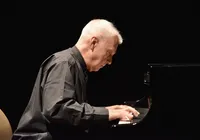 Pianista Jean-Louis Steuerman rege e toca em concerto da Osba para Mozart