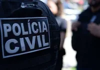 Idoso ataca companheira com foice horas após deixar prisão