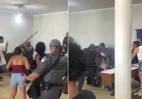 Policial envolvido nas agressões dentro de velório é afastado