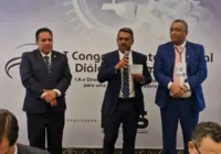 Presidente da AMAB e Diretor-Geral da EMAB são homenageados em congresso