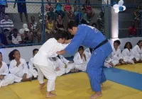 Projeto Judô nas Escolas recebe 50 novos quimonos imagem