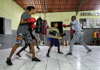 Projetos sociais transformam a vida de jovens na comunidade da Polêmica