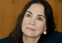 Regina Duarte revela se está aposentada e faz confissão sobre política imagem