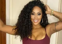 Rosiane Pinheiro volta ao Onlyfans após lipo e explica: "Artístico" imagem