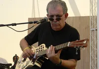 Saudoso guitar hero baiano, Álvaro Assmar ganha alentada biografia