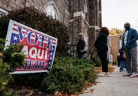 Trump vence na Flórida e em 4 estados, Harris ganha em 2 e na capital