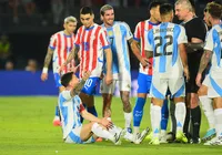 VÍDEO: Messi se revolta com árbitro brasileiro em jogo da Argentina