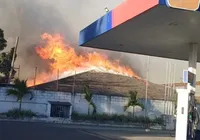 Vídeo: incêndio destrói bar famoso de Feira de Santana