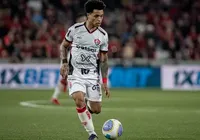 Vitória repudia ataques xenofóbicos contra equipe em partida no Paraná