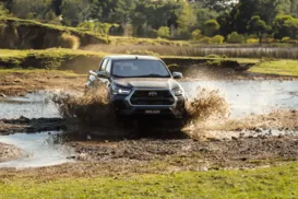 Toyota Hilux e SW4 têm novidades na linha 2025 - Imagem