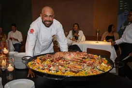 Vini Figueira recebe convidados para inauguração no Wish Hotel da Bahia - Imagem