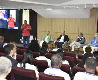 Agentes de saúde participam de palestra no Dia contra a Dengue