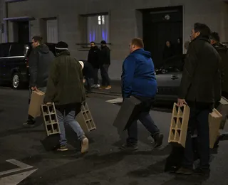 Agricultores erguem barricadas em frente a instituições públicas