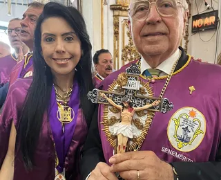 Analuzia Moscoso é condecorada como Membro da Irmandade do Senhor do Bonfim