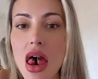 Andressa Urach surge de fantasia sexy inesperada e vira piada