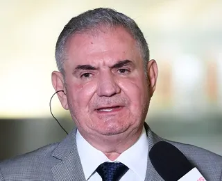 Angelo Coronel garante candidatura ao Senado: "Não aceito outro cargo"