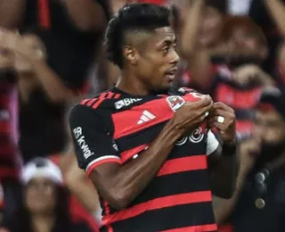 Bruno Henrique é acordado em casa por agentes da PF em operação