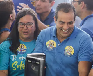 Candidatos e demais políticos votam em Salvador; veja fotos