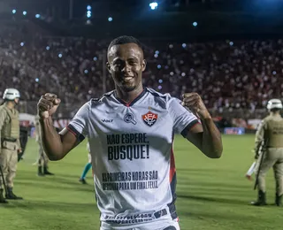 Carlos Eduardo exalta boa fase individual: "Feliz pelo reconhecimento"