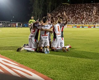 Carpini celebra triunfo: "O maior título do Vitória nos últimos anos"