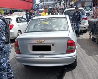 Carro que fazia transporte irregular de passageiros é retido em Salvador