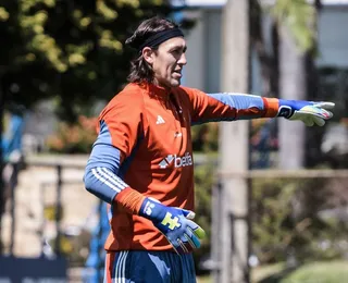 Cássio sofre lesão no treino do Cruzeiro e pode ser desfalque contra o Bahia