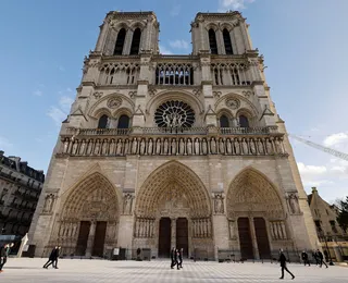 Catedral de Notre-Dame reabre ao público 5 anos após incêndio