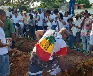 Chorando a perda: amigos e familiares se despedem de músicos mortos