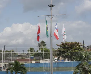 Comunidade escolar reage ao projeto polêmico de ‘juramento à bandeira’