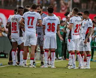 Vitória pode perder Alerrandro e mais 12 jogadores ao final da temporada
