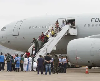 Décimo voo da FAB com 213 repatriados do Líbano chega a São Paulo