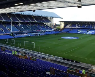 Derby entre Everton e Liverpool é adiado devido a questões climáticas