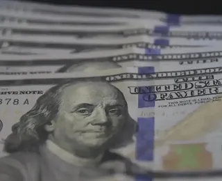 Dólar fecha abaixo de R$ 6 pela primeira vez em duas semanas