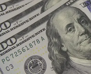 Dólar fecha em R$ 6,06 e atinge recorde desde Plano Real